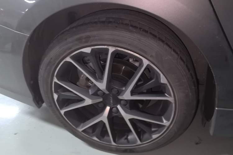 Used Lynk & Co 03 2021 1.5TD DCT Jing Champion Edition Right Rear Wheel Hub