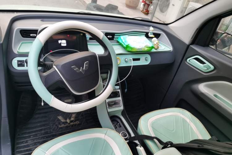 Used Wuling Hongguang MINIEV 2021 Macaron Premium Model – Lithium Iron Phosphate Center Console