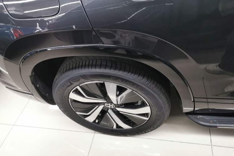 Used Volkswagen Tayron GTE Plug-in Hybrid 2020 1.4T Luxury Model Right Rear Wheel Hub