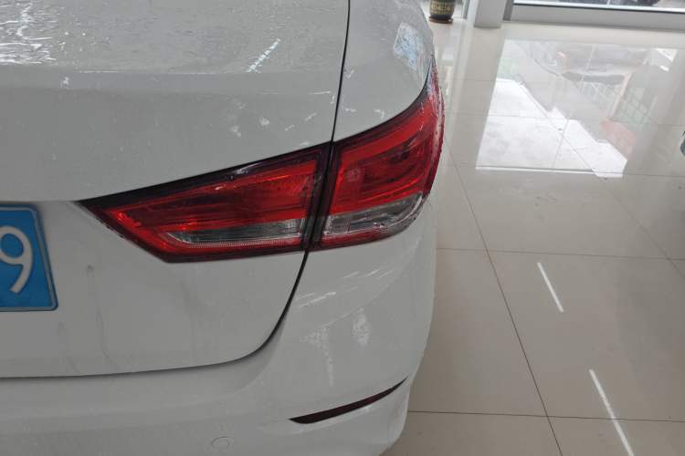 Used Changan Alsvin 2019 1.5L DCT Comfort Model China VI Standard
