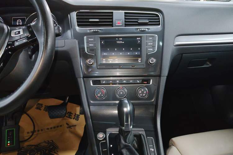 Used Volkswagen Golf 2017 230TSI Automatic Luxury Million-Vehicle Commemorative Edition