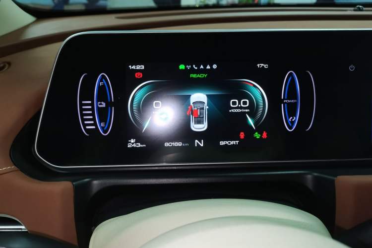 Used ORA Good Cat 2022 Morandi Edition 400km Standard Range Premium Version Lithium-Ion Battery
