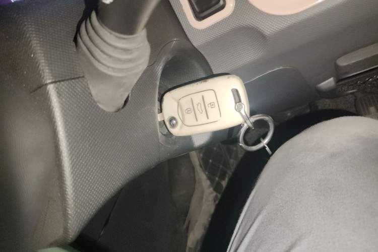 Used Wuling Hongguang MINIEV 2021 Macaron Premium Model – Lithium-NMC Vehicle Key