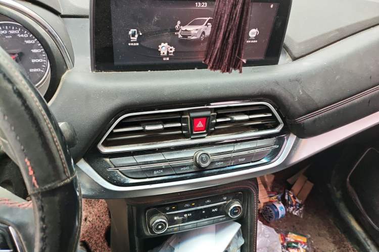 Used JAC Group Refine R3 2018 1.6L Manual Luxury Sunroof Model