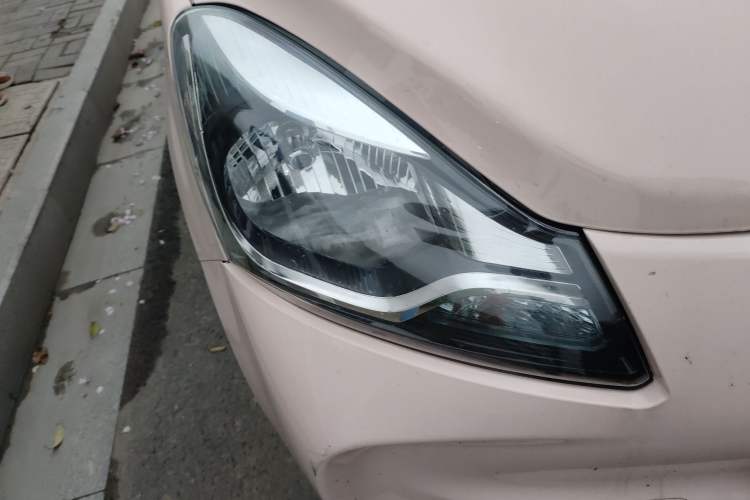 Used CHANGAN Benni E-Star 2021 National Edition Colorful Version Lithium Iron Phosphate (31.86 kWh) Right Front Headlight