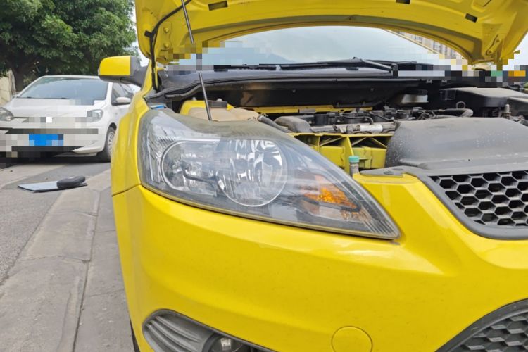 Used Ford Focus 2013 Hatchback Classic 1.8L Automatic Base Model
