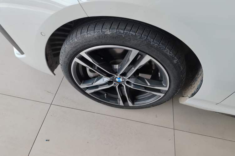 Used BMW 2 Series 2023 225i Four-Door Coupe M Sport Package Left Front Wheel Hub