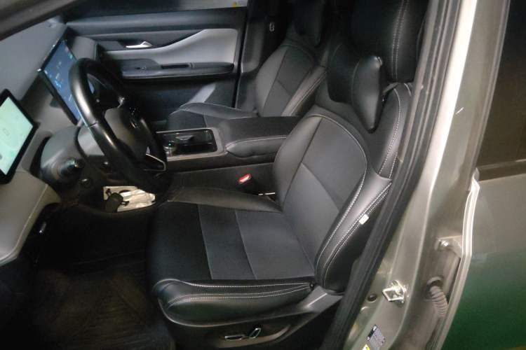 Used Hycan Z03 2022 510 km Range Trendy Cool Version 135 kW 63.98 kWh
