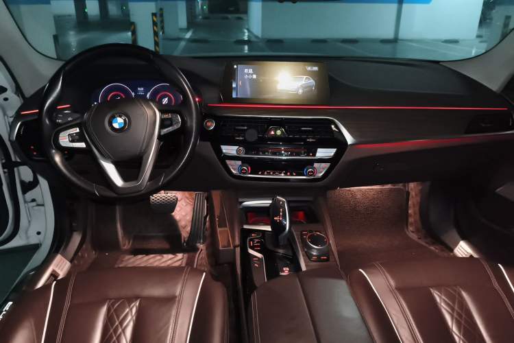 Used BMW 5 Series New Energy 2019 530Le Luxury Package Center Console