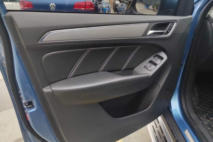 Used Roewe RX5 2016 20T Two-Wheel Drive Automatic Internet Smart Edition