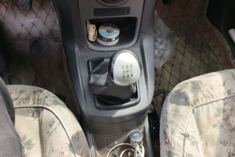 Used Ford Fiesta 2013 Hatchback 1.5L Manual Fashion Edition Gear Lever