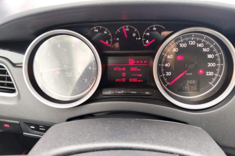 Used Peugeot 508 2015 1.6THP Automatic Prestige Edition Instrument Cluster
