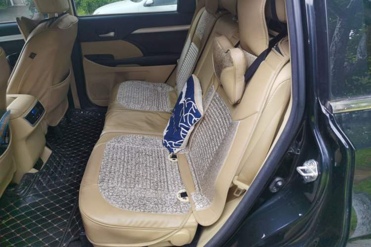 Used Toyota Highlander 2018 2.0T Two-Wheel Drive Elite Edition 5 Seats Emission Standard China V Left Rear Seat