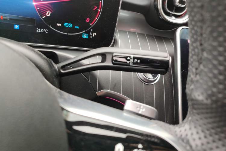 Used Mercedes-Benz C-Class 2022 Restyled C 260 L Sport Edition Gear Lever