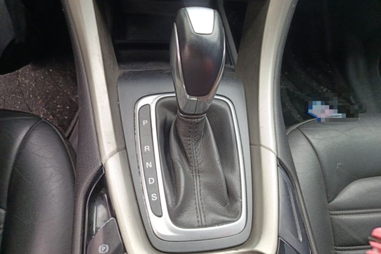 Used Ford Mondeo 2013 2.0L GTDi 200 Fashion Edition Gear Lever