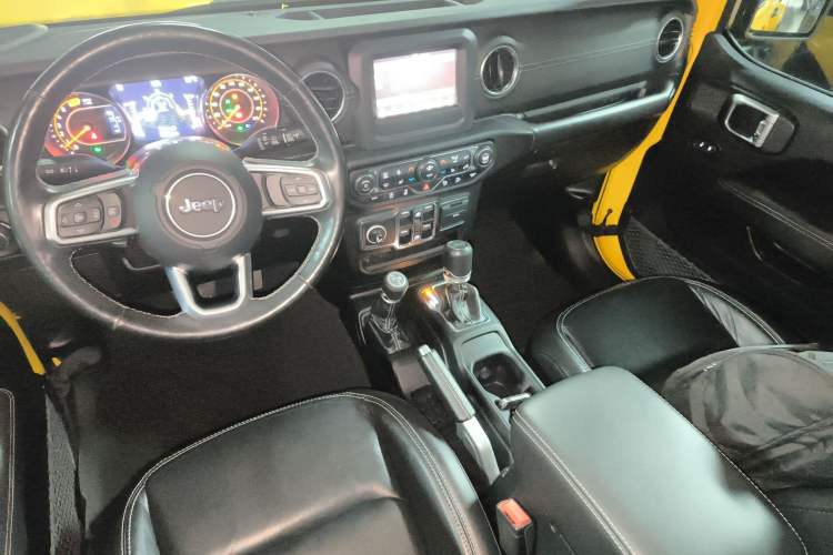 Used Jeep Wrangler 2019 2.0T Sahara Four-Door Version China VI Emission Standard
