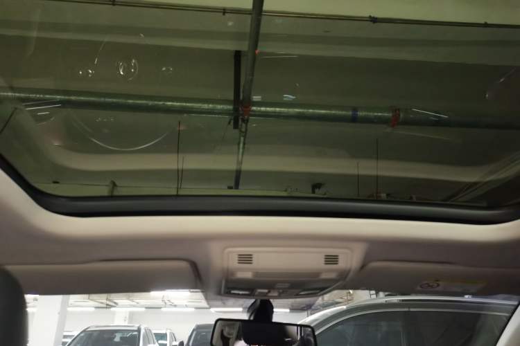 Used Volkswagen Tharu 2022 280TSI Two-Wheel-Drive Luxury Edition Headliner