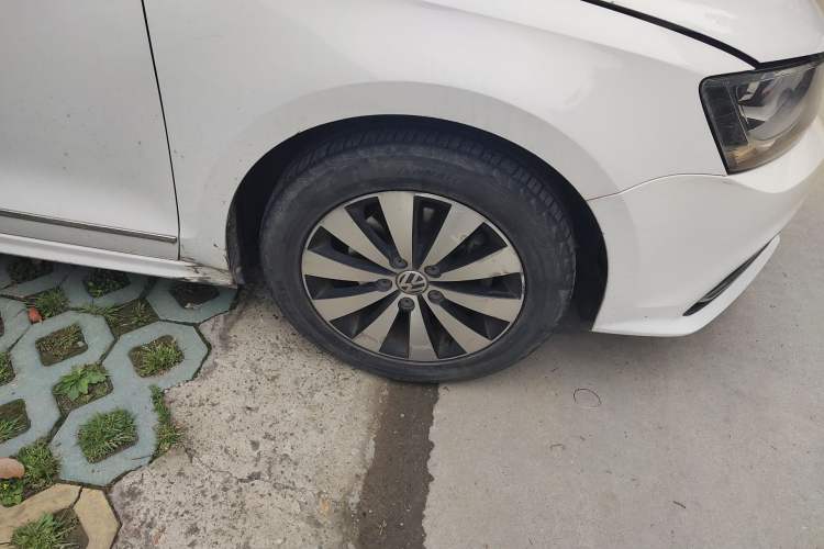 Used Volkswagen Sagitar 2018 280TSI DSG Comfort Model Right Front Wheel Hub