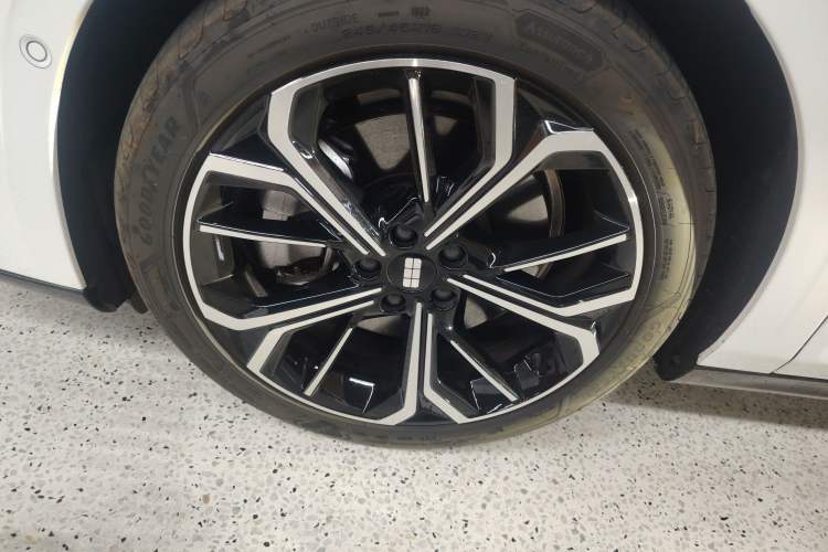 Used Geely Galaxy E8 2025 700 km Long-Range Intelligent Driving Version
