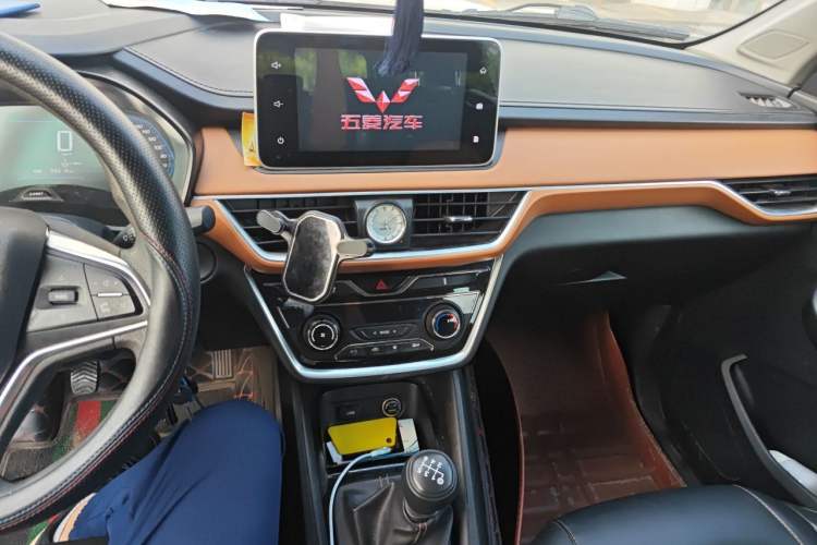 Used Wuling Hongguang S3 2018 1.5L Manual Luxury Model China V Standard