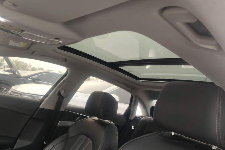 Used Audi A4L 2024 40 TFSI Fashion Dynamic Model Headliner