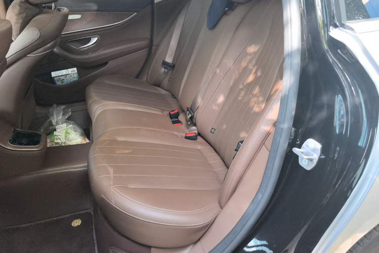 Used Mercedes-Benz E-Class New Energy 2022 Facelift E 350 e L Plug-in Hybrid Sedan Left Rear Seat