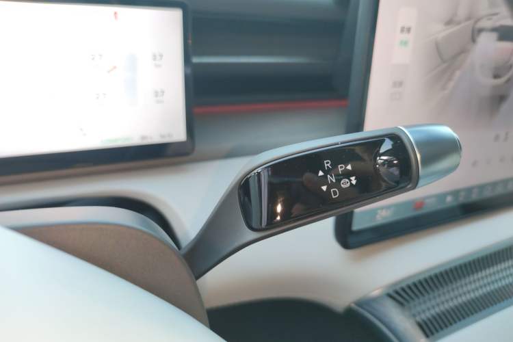 Used XPeng X9 2025 Starship Edition Gear Lever