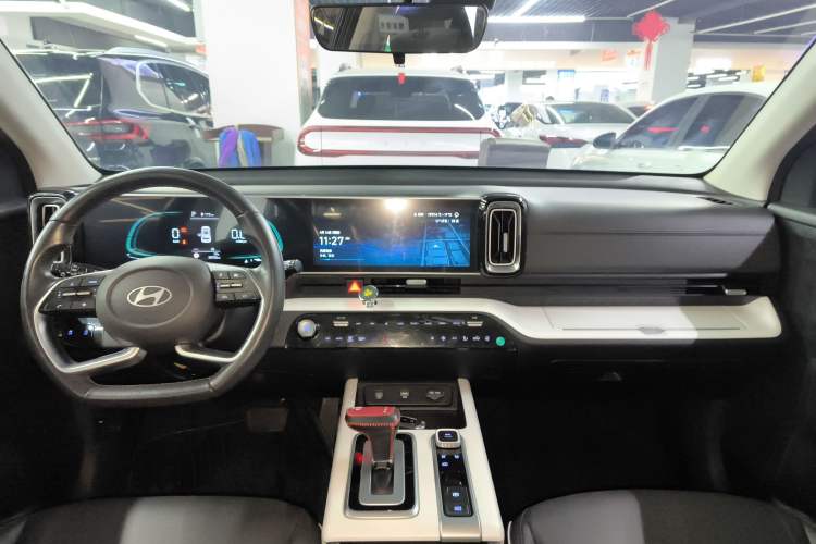 Used Hyundai ix35 2023 Musso 2.0L Deluxe Edition DLX Center Console