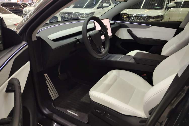 Used Tesla Model Y 2025 Long-Range All-Wheel Drive First Edition
