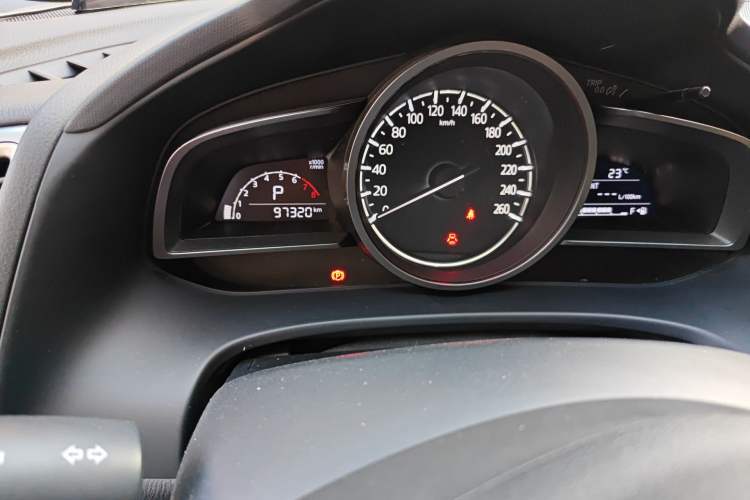 Used Mazda CX-4 2018 2.0L Automatic Two-Wheel Drive Blue Sky Dynamic Version China V Standard Odometer Close Up