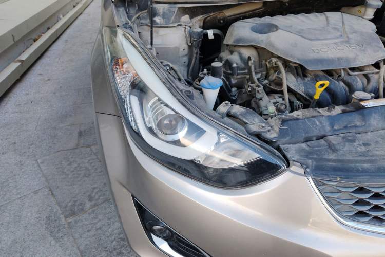 Used Hyundai Elantra (5th Generation / Langdong) 2016 1.6L Manual Fashion Edition Right Front Headlight