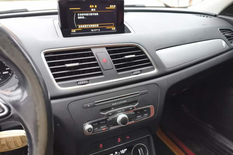 Used Audi Q3 2017 30 TFSI Fashion Model Audio And AC Panel