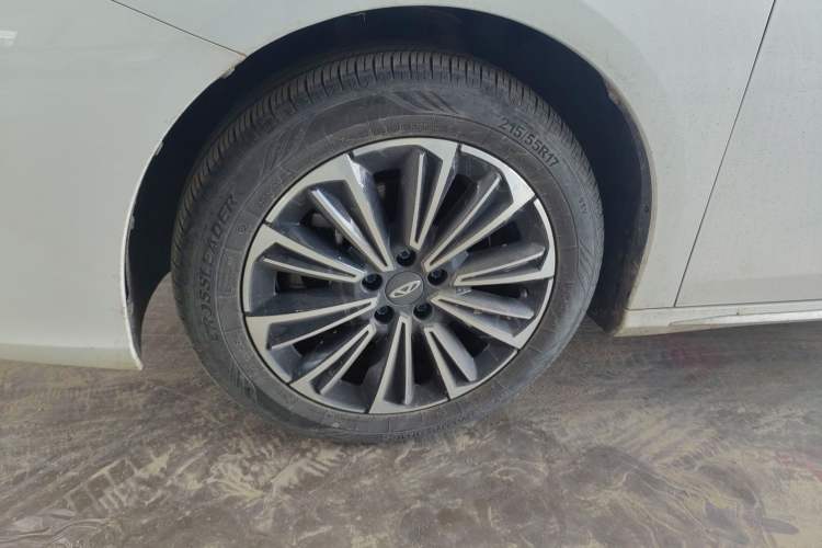 Used Chery Fengyun A8 2024 127 Far Voyage Luxury Edition Left Front Wheel Hub