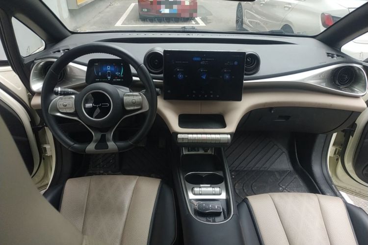 Used BYD Dolphin 2023 420 km Fashion Edition
