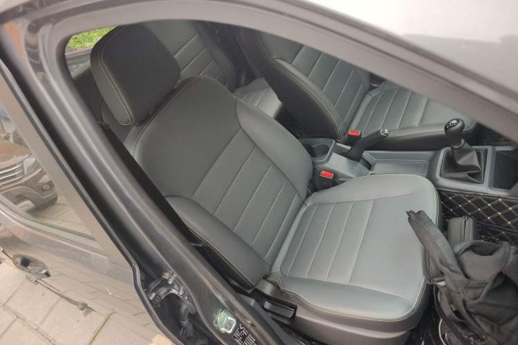 Used Wuling Zhengtu 2021 1.5L Adventure LAR Right Front Seat