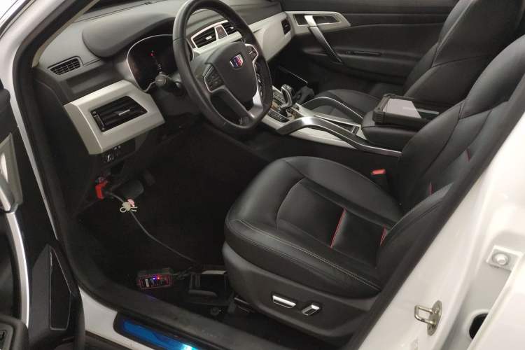 Used Geely Auto Emgrand X7 Sport 2020 1.8TD DCT Two-Wheel Drive Smart Connect 4G-Enabled Version
