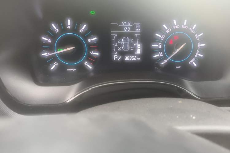 Used Chery Tiggo 3 2016 1.6L CVT ZhiShang Edition Odometer Close Up