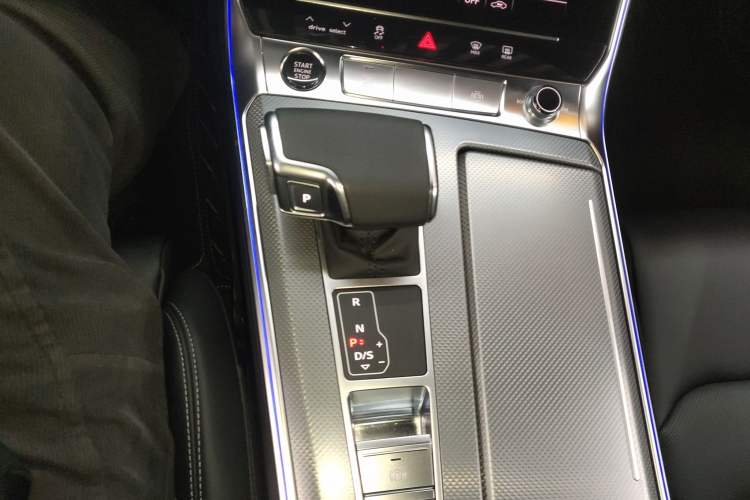 Used Audi A6L 2025 Revised 40 TFSI Luxury Dynamic Edition
