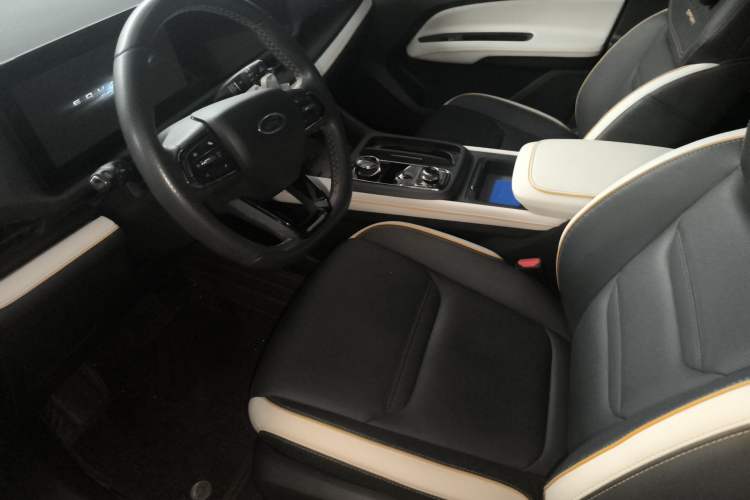 Used Ford Equator Sport 2023 Edge EcoBoost 170 Light & Shadow Left Front Seat