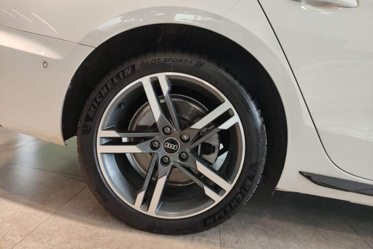 Used Audi A4L 2022 40 TFSI Luxury Dynamic Model