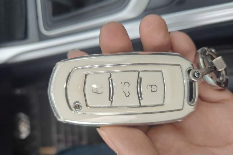 Used Geely Auto Vision X6 2018 1.4T CVT 4G Connected Luxury Version Vehicle Key