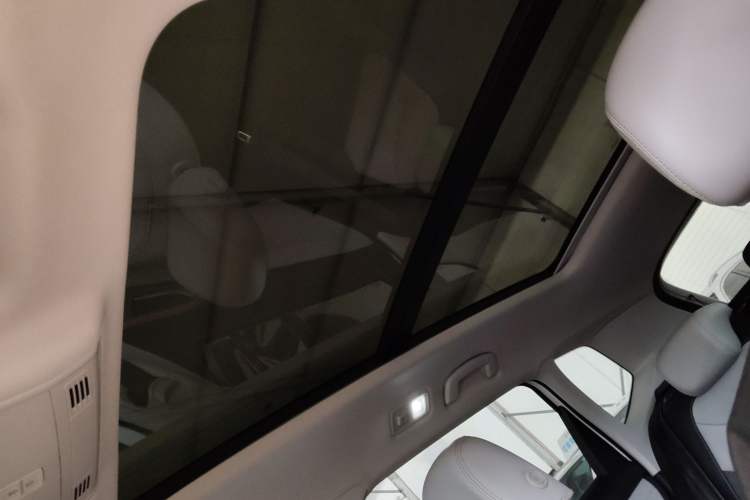 Used Volkswagen Tharu 2023 300TSI Two-Wheel-Drive Full Moon Edition
