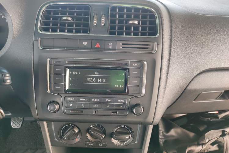 Used Volkswagen Polo 2014 1.6L Manual Comfort Edition