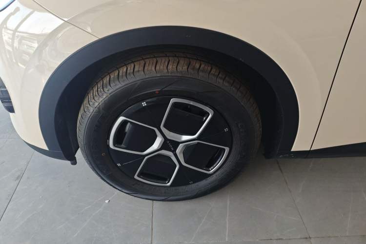 Used AION UT 2025 420 Smart Edition Exterior 4