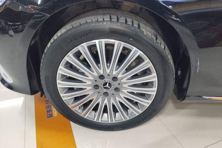 Used Mercedes-Benz E-Class 2022 Second Facelift E 300 L Fashion Edition
