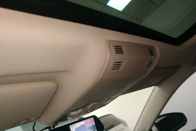 Used Volkswagen Sagitar 2021 280TSI DSG Comfort Connect Edition Headliner