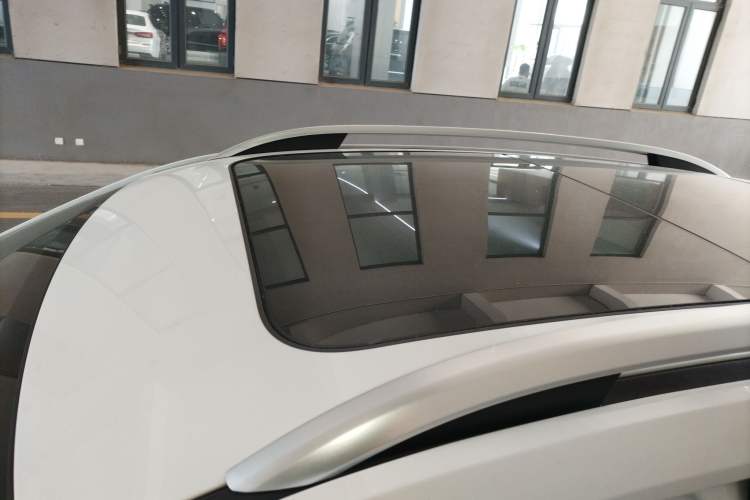 Used Roewe RX5 2020 20T Automatic 4G Connected Million Edition Roof