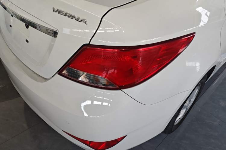 Used Hyundai Verna (older generation) 2014 1.4L Automatic Leading-Edge GLX
