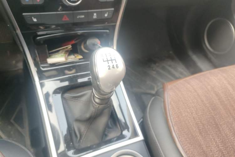 Used Haval H2 2016 Red-Label 1.5T Manual Two-Wheel Drive Luxury Model