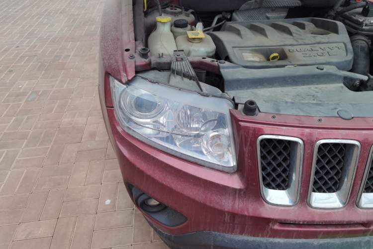 Used Jeep Compass 2012 2.0L two-wheel drive luxury version